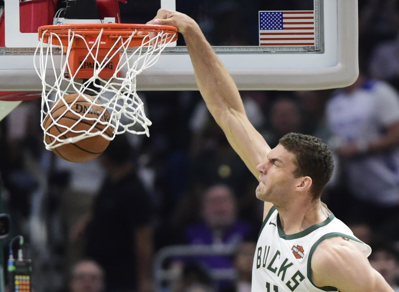 Americký basketbalista Brook Lopez.