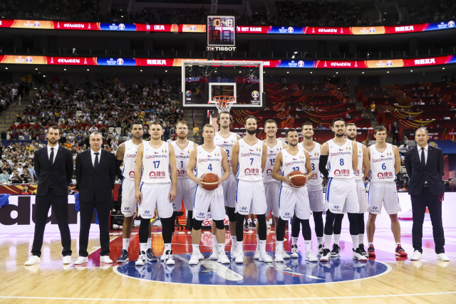 Fotografie českého basketbalového týmu.