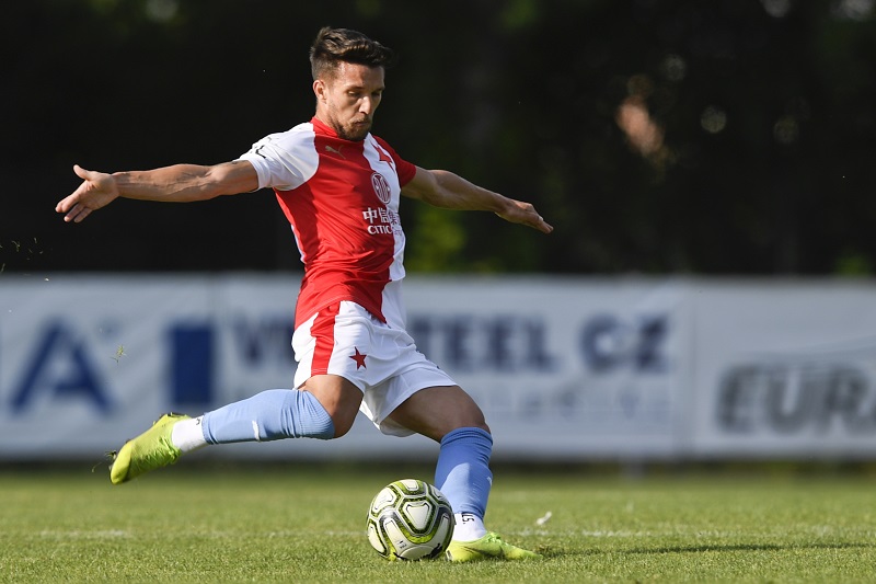 Fotbalový záložník či útočník Alexandru Baluta odešel z pražské Slavie na hostování do Liberce, kde může působit do konce sezony. 