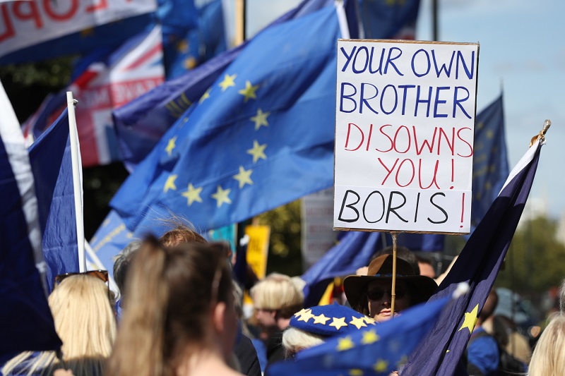 Horní sněmovna britského parlamentu schválila návrh zákona, jehož cílem je zabránit odchodu Británie z EU bez dohody.