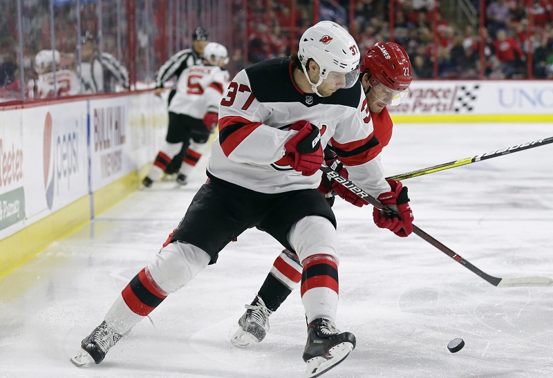Český hokejový talent mizí z NHL, údajně bude hrát za Omsk.