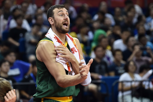 Andrew Bogut to v Číně nemá jednoduché.