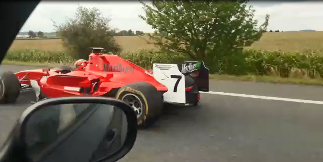 Po dálnici D4 se proháněl muž ve formuli. 