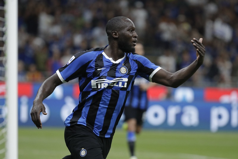 Terčem poznámek se stal útočník Interu Milán Romelu Lukaku.