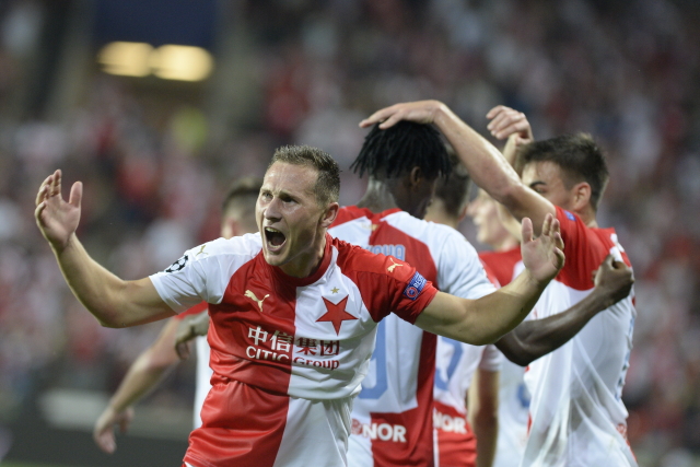 Jan Bořil ze Slavie se raduje z gólu proti Kluži.
