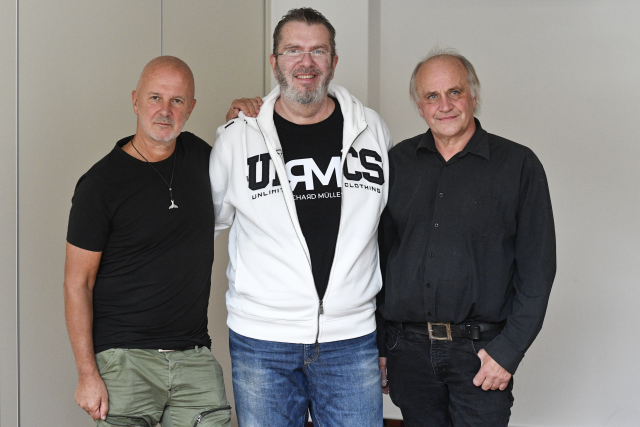 Hudebníci (zleva) Ondřej Soukup, Richard Müller a Michael Kocáb.