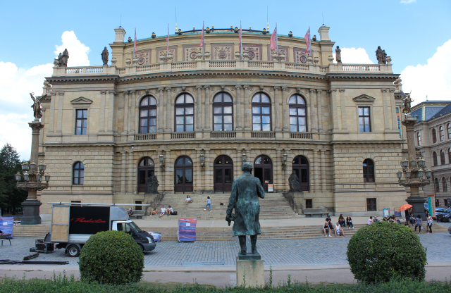 Pražské Rudolfinum.