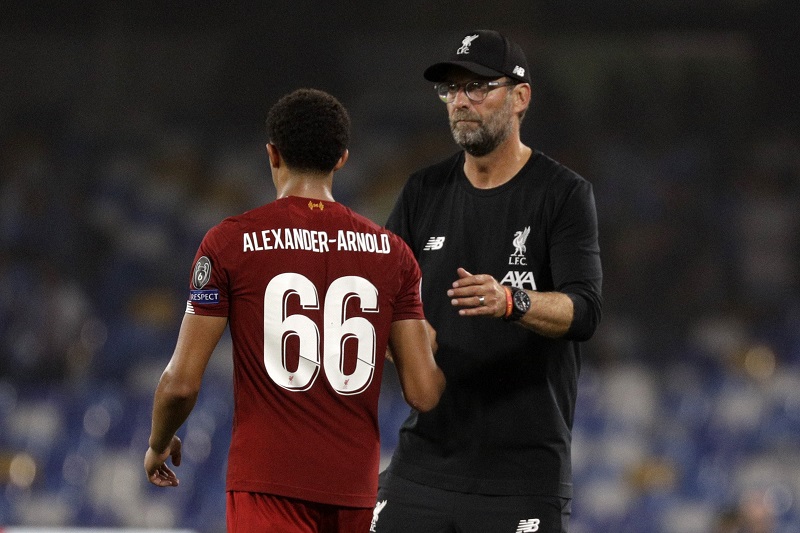 Jürgen Klopp zpochybnil klíčový moment zápasu v Neapoli.