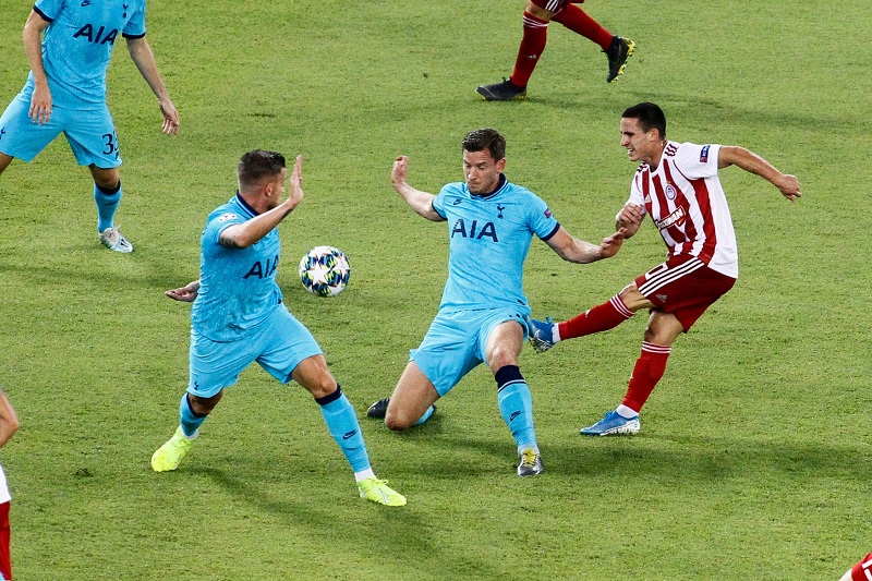 Fotbalisté Tottenhamu vstoupili do základní skupiny Ligy mistrů remízou.