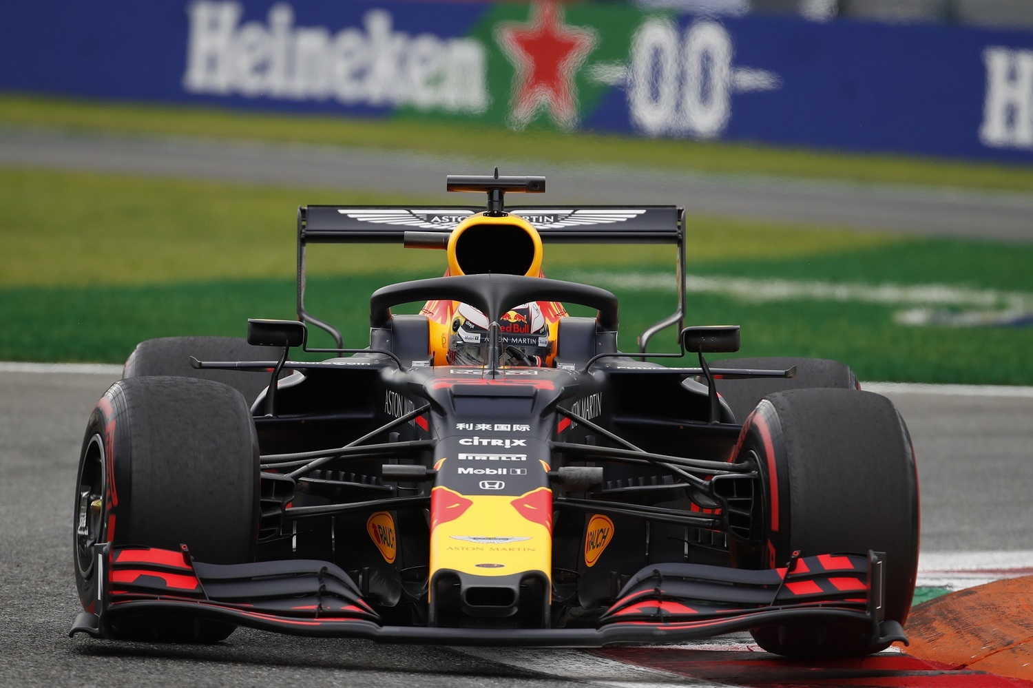 Jezdec Max Verstappen.