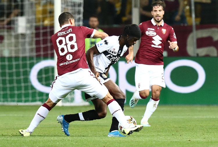 Fotbalisté FC Turín neudrželi o deseti vedení v Parmě a prohráli.