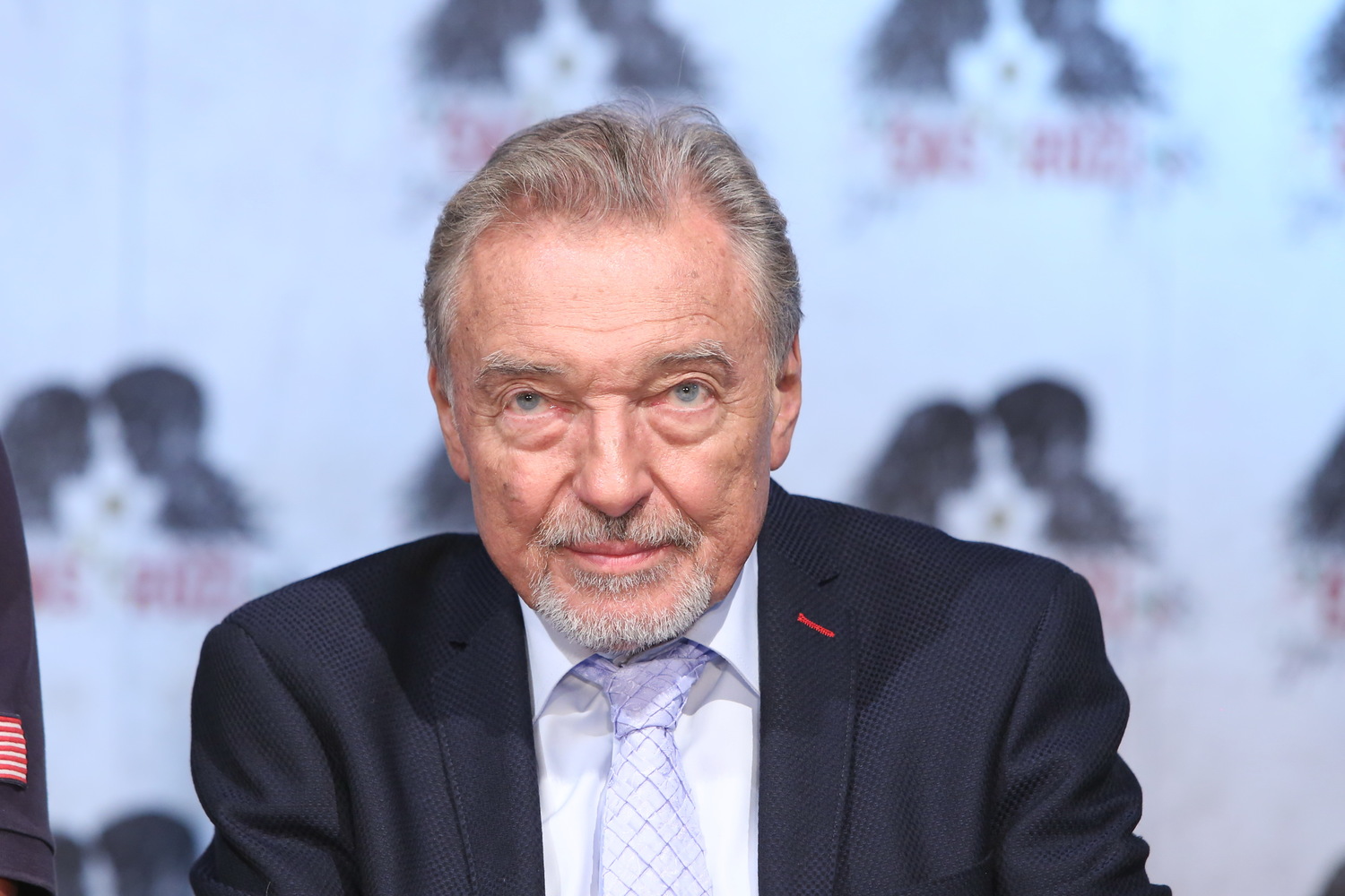 Ve věku 80 let zemřel v úterý před půlnocí zpěvák Karel Gott