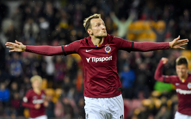 Libor Kozák ze Sparty se raduje z gólu.