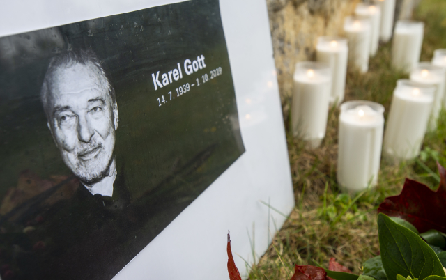 Karel Gott.