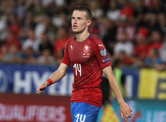 Jakub Jankto při zápase národního týmu.