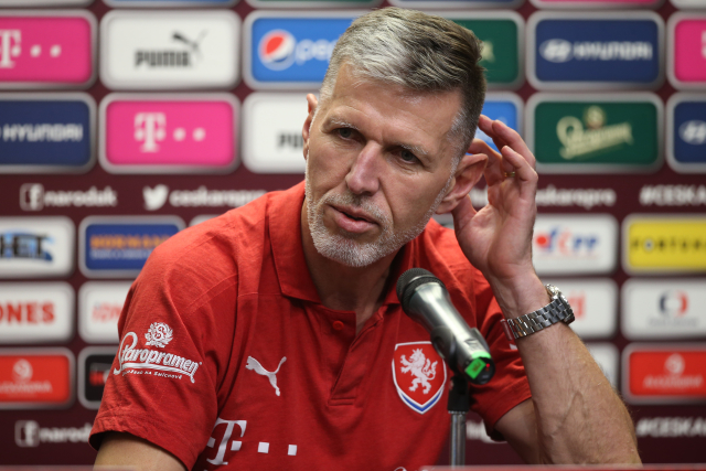Trenér Jaroslav Šilhavý na tiskové konferenci.