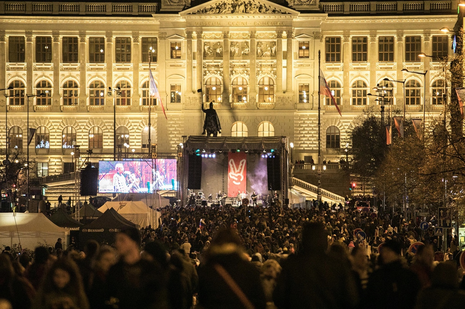 Koncert pro budoucnost z Václavského náměstí.