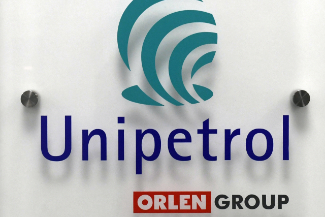 Unipetrol, logo.