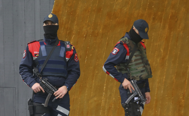 Albánská policie.