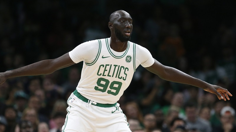 Basketbalista Senegalu přišel o debut v NBA. Je moc vysoký.