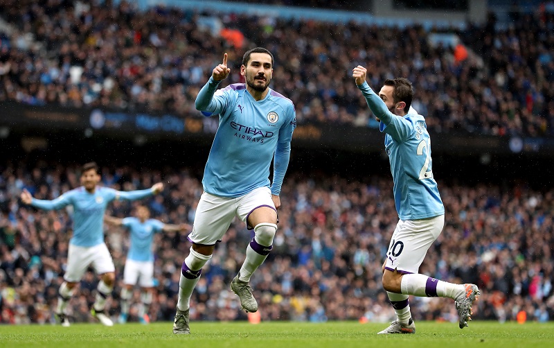 Manchester City porazil v utkání 10. kola Premier League nováčka soutěže Aston Villu.
