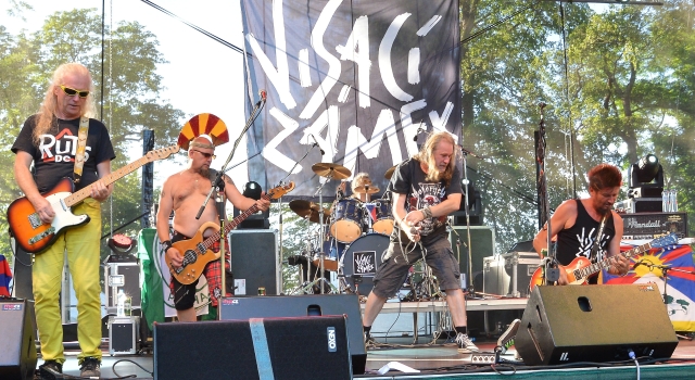 Visací zámek.