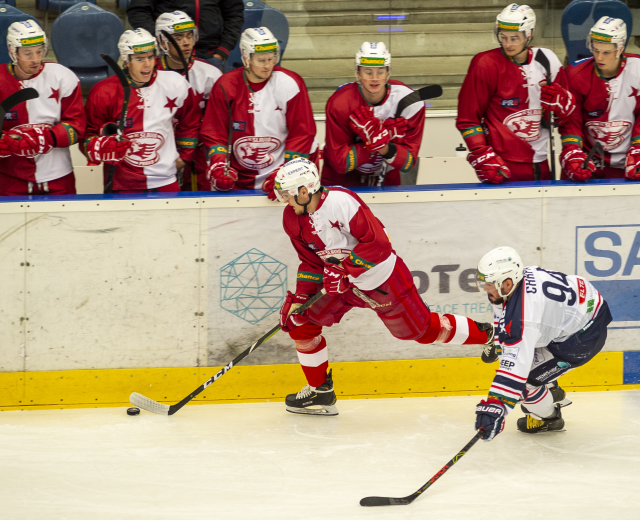První česká liga versus NHL. Slávisté napodobovali unikátní góly z NHL