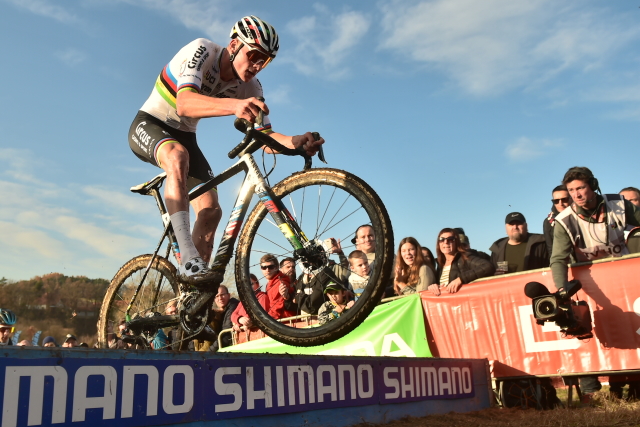 Mathieu van der Poel z Nizozemska.