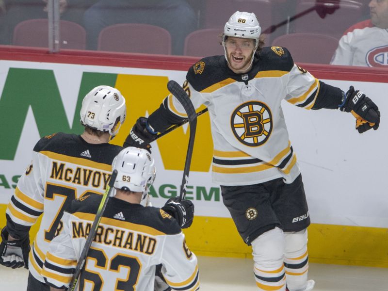 Český střelec v barvách Bostonu Bruins David Pastrňák.