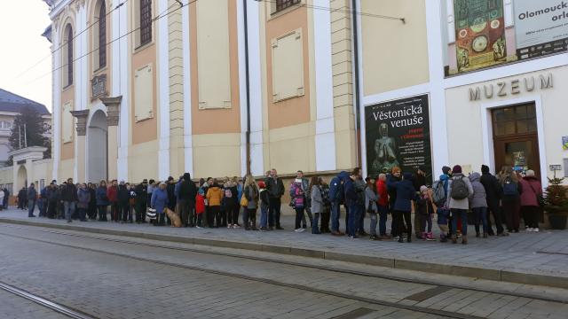 Fronta v Olomouci. 