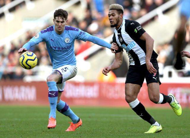 Fotografie z utkání Newcastlu proti Man City.