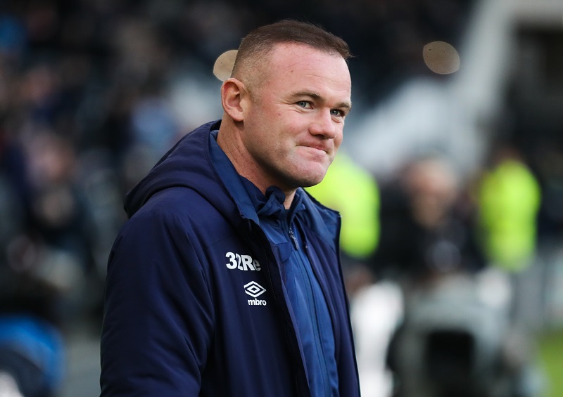 Rooney začal v Derby jako asistent, fanoušci jásali.