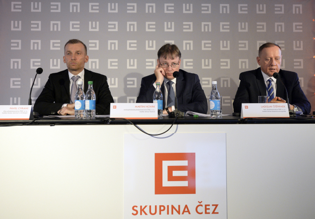 Zleva ředitel divize obchod a strategie Pavel Cyrani, ředitel divize finance Martin Novák a ředitel divize klasická energetika Ladislav Štěpánek.