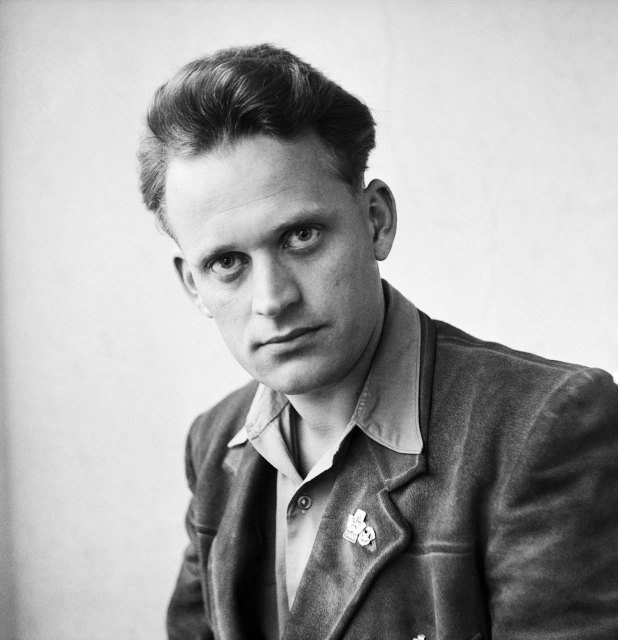 Herec Ilja Prachař.