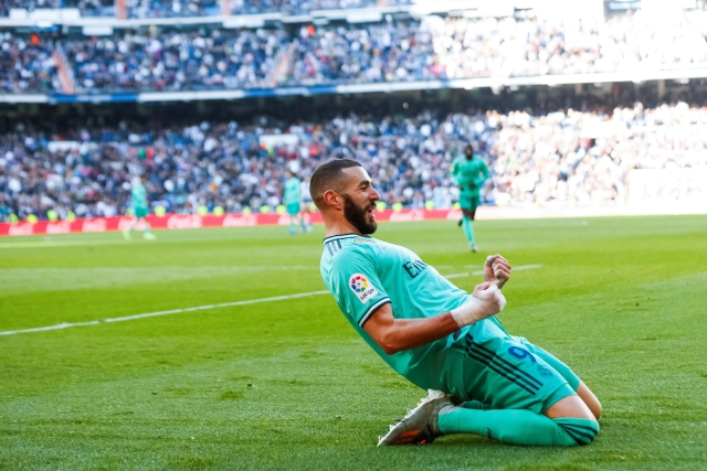 Útočník Realu Karim Benzema slaví gól.
