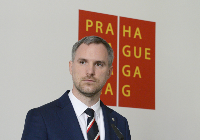 Primátor Zdeněk Hřib (Piráti).