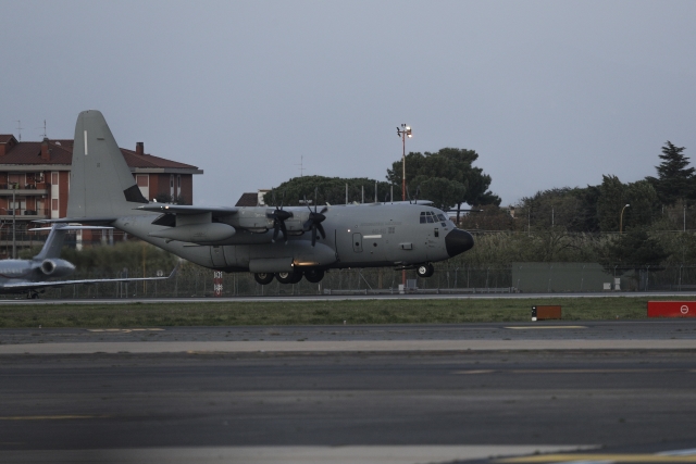 Armádní letoun Lockheed C-130 Hercules.