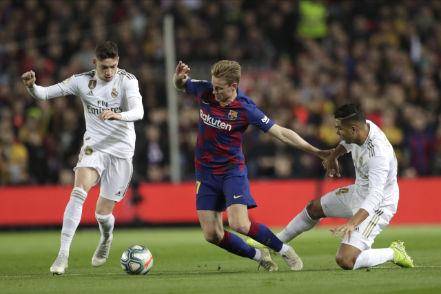 Hráči Barcelony a Realu Madrid pouze remizovali ve slavném El Clasicu.