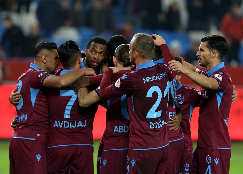 Turečtí fotbalisté byli potrestáni za salutování.