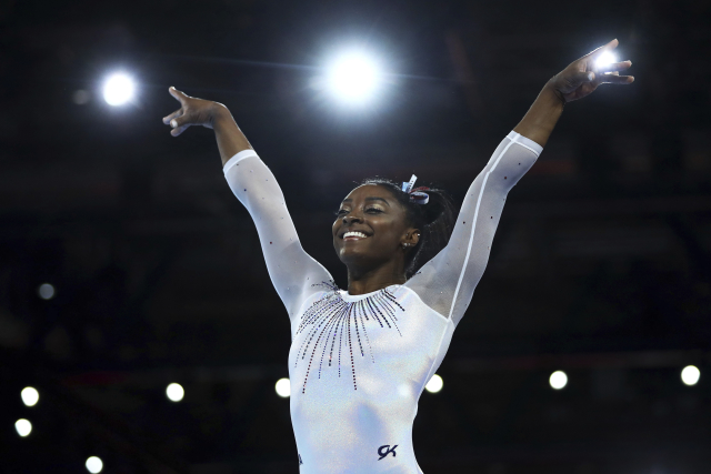 Gymnastka Simone Bilesová.