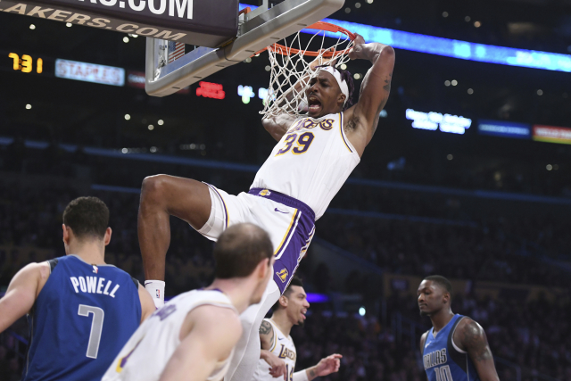 Lakers porazili Dallas.