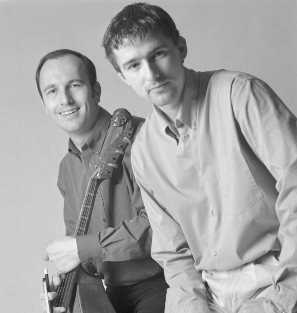 Zleva Petr Wagner (viola da gamba) a Jan Krejča (loutna theorba).