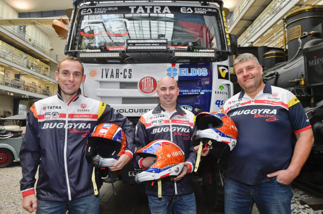 Posádka týmu Tatra Buggyra Racing (zleva) Rostislav Plný, Jiří Stross a Martin Kolomý.