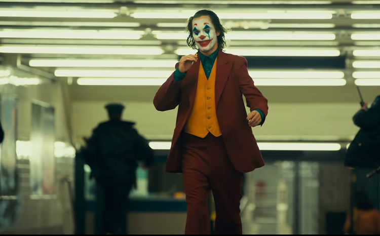 Snímek z filmu Joker.