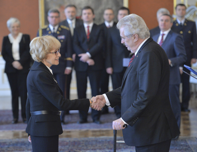 Helena Válková a Miloš Zeman na archivním snímku.