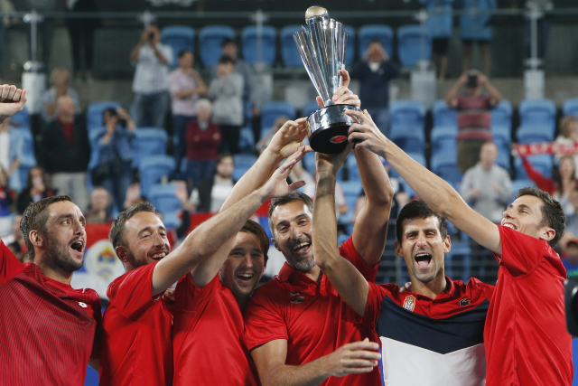 Skvělý Djokovič zařídil Srbům výhru v ATP Cupu