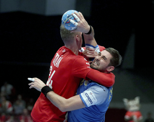 Dominik Solák proti Ukrajinci Stanislavovi Zhukovovi.