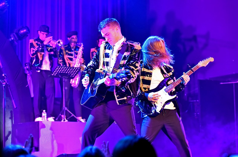 Mikolas Josef v akci. 