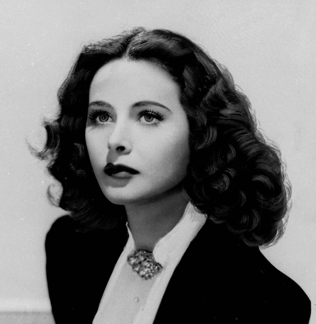 Hedy Lamarrová platila v meziválečném období za jednu z nejkrásnějších žen na světě. 