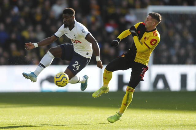 Serge Aurier z Tottenhamu v utkání proti Watfordu.